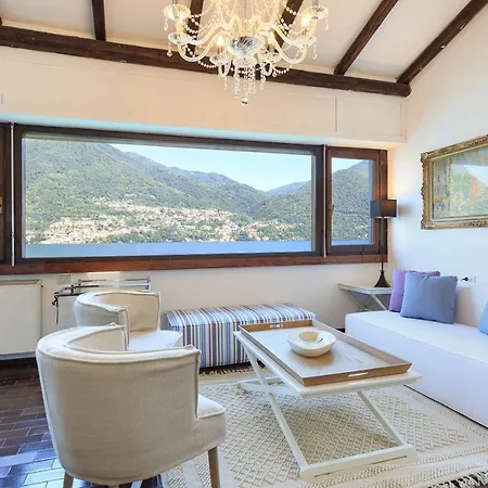 A Lago Villa