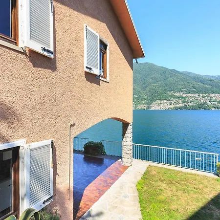 Villa A Lago *
